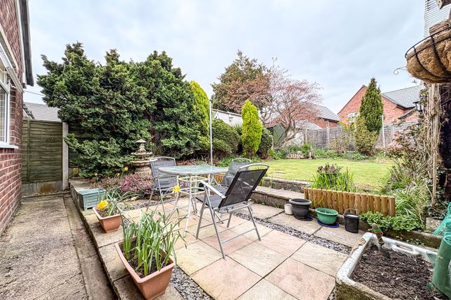 24, Walfield Avenue, Congleton photo 2