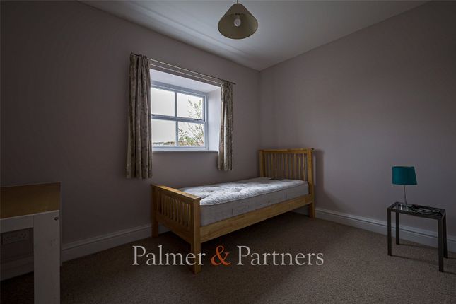 16, Parkwood, Ipswich photo 4