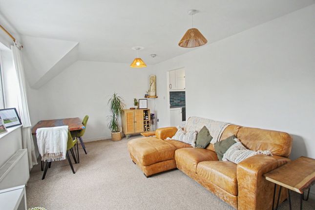 5, Nant Y Dwrgi, Pontyclun photo 2