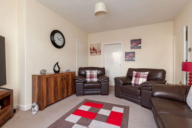 Flat for sale in Bank Place, Glenrothes