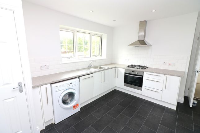 8 Digswell Court, Digswell Rise, Welwyn Garden City photo 2