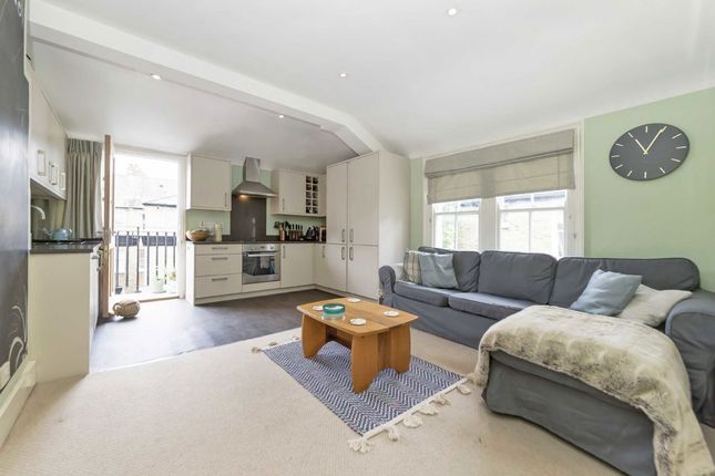 Top Floor Flat, 34, Aristotle Road, London photo 2