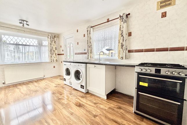 1, Newfield Drive, Leeds photo 4
