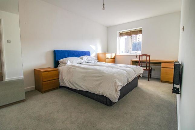 Flat for sale in Olivier Court, Union Street, Bedford