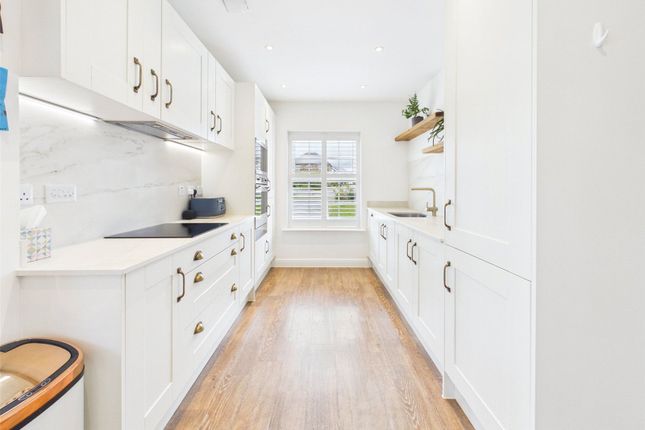 3, Blackberry Lane, Bude photo 2