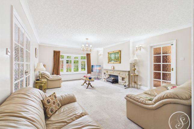 31, Sandmoor Green, Leeds photo 2