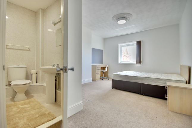 300a Sandringham Apartments, Osborne Road, Southsea photo 5