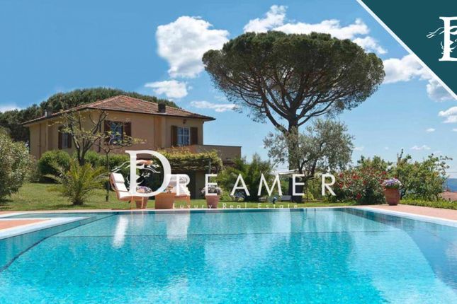 Villa for sale in Localita' Ai Venti, Camaiore, Toscana