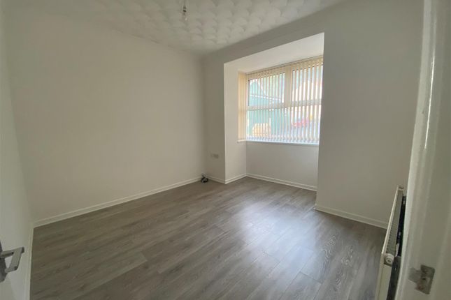 Living Room.Jpg
