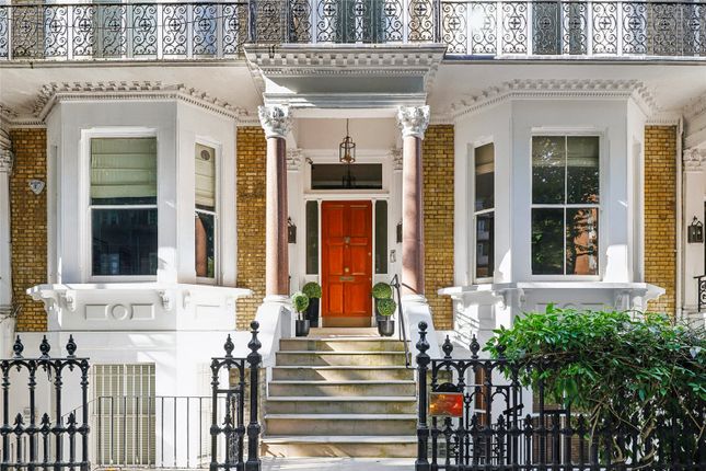 Thumbnail Flat for sale in Vicarage Gate, London