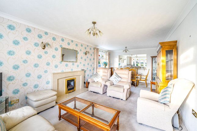 2, Amesbury Drive, Weston-Super-Mare photo 2