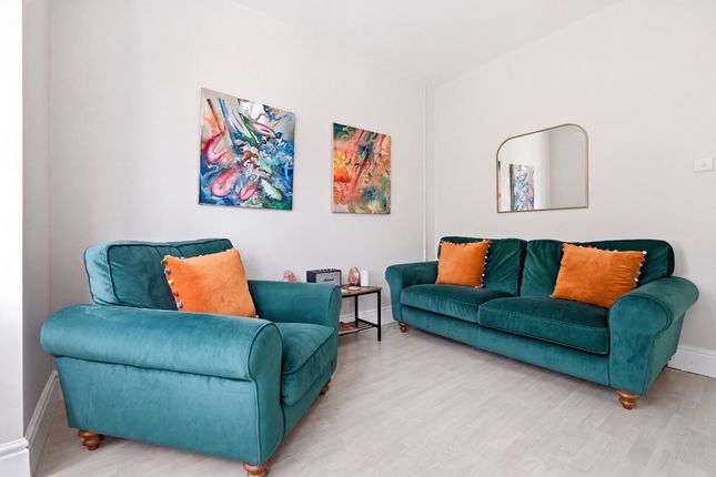 Flat 3, 64, Leigh Hall Road, Leigh-on-Sea photo 4
