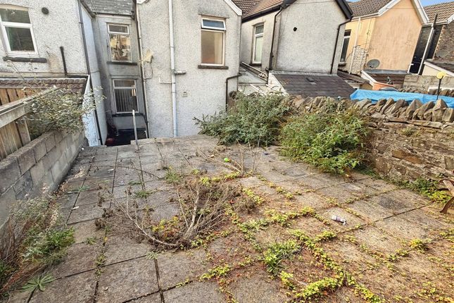 164, Commercial Street, Caerphilly photo 2
