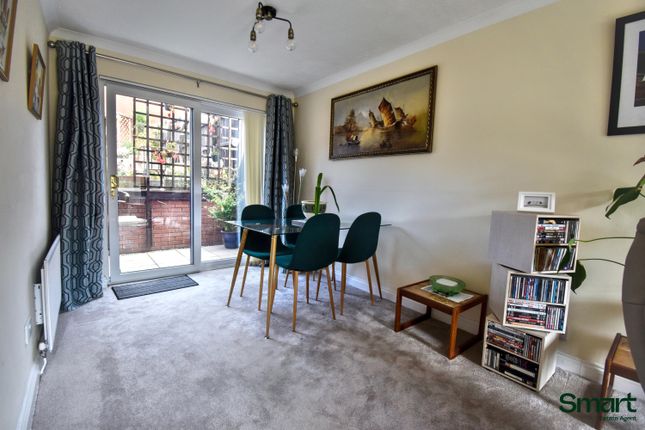 6, Ilex Close, Exeter photo 4