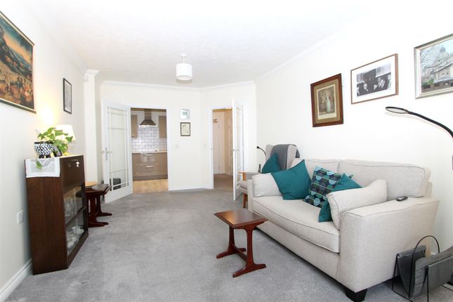 Apartment 6 Hudson Lodge, 137, Cheam Road, Sutton photo 4