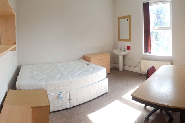 13 Victoria Road, Fallowfield, Manchester photo 5