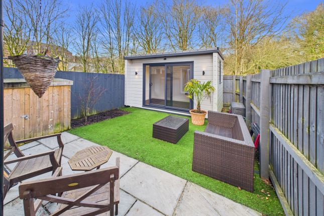 10, Cotton Way, Rossendale photo 2