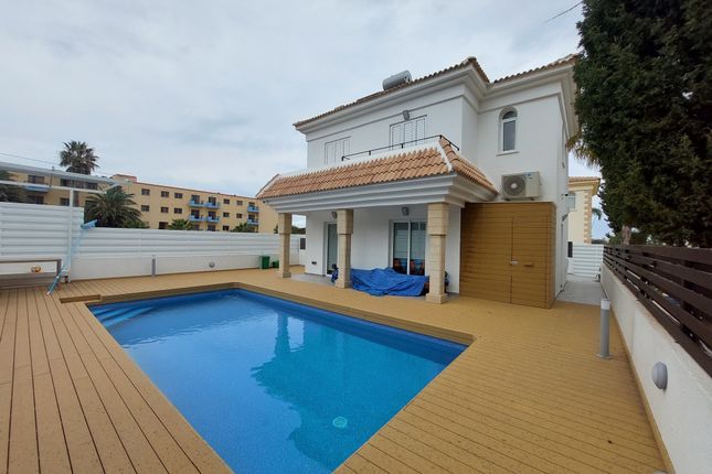Villa for sale in Kapparis, Famagusta, Cyprus