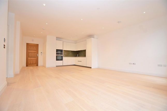 Flat 42,, Camera House, Teddington photo 5