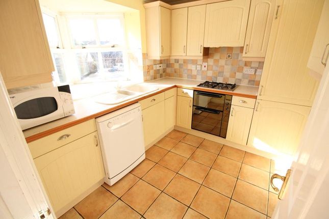 18, Vale Farm Road, Woking photo 2