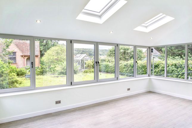 3, Barrows Close, Churchill photo 4
