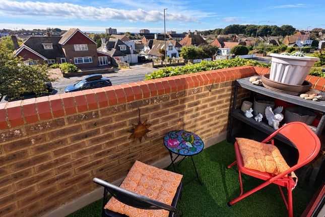 Beaulieu Court, De la Warr Road, Bexhill-on-Sea photo 2
