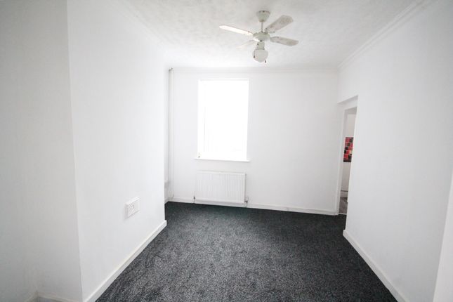 13, Ford Lane, Crewe photo 3