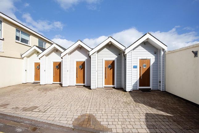 5 The Beach Huts Strand, Teignmouth photo 4