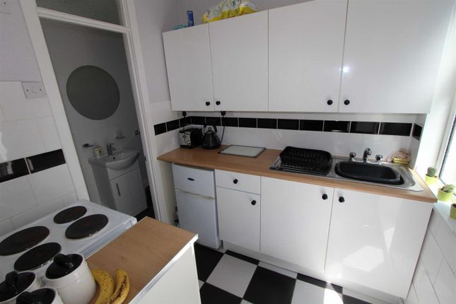 Flat 2, 32, Hartington Road, Southend On Sea photo 4