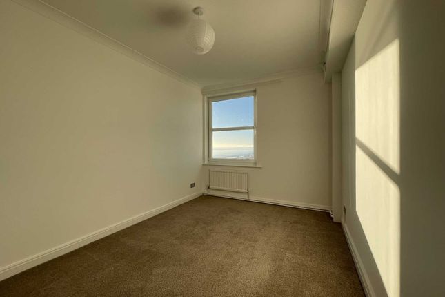 Flat to rent in Seabright, West Parade
