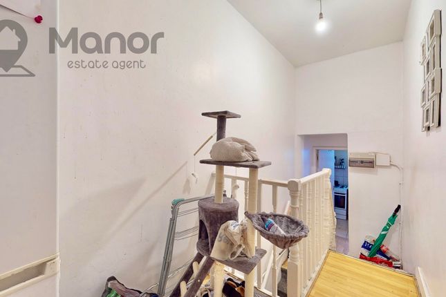 Flat for sale in The Warren, Manor Park