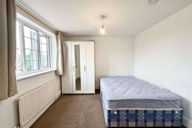 Thumbnail Room to rent in High Street, Harlington, Hayes