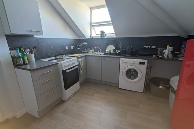 Flat 4, 11, Maison Dieu Road, Kent photo 3
