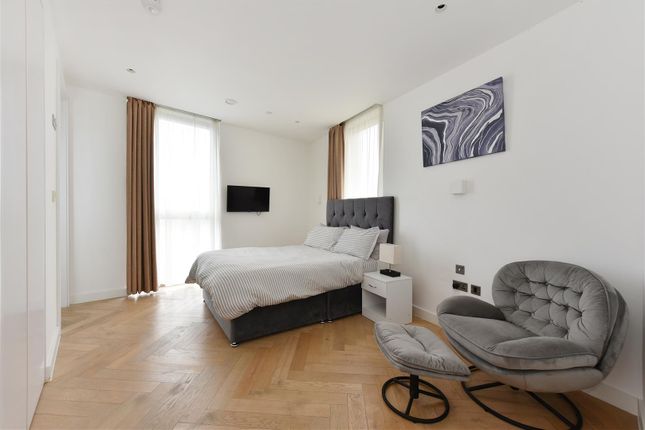 Flat 18, 10, Oberman Road, London photo 4