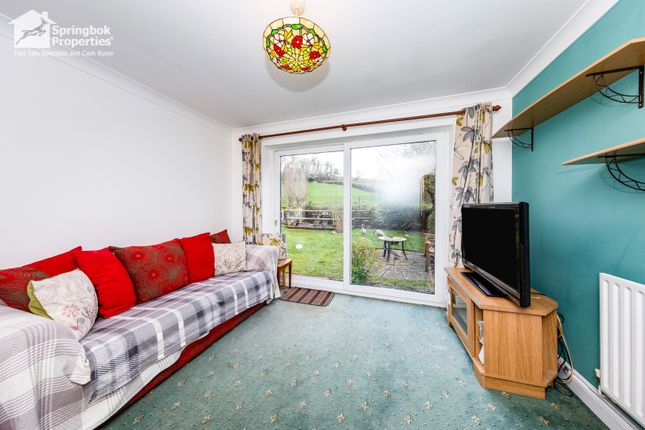 19, Clos Yr Onnen,, Carmarthen photo 4