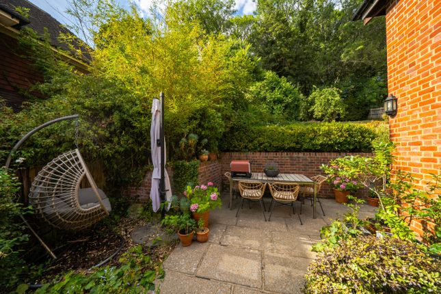 Codling Cottage,, Pockford Road, Godalming photo 4