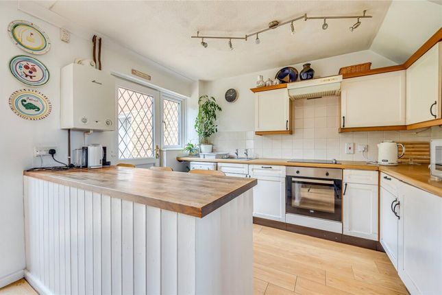 72, Russell Road, Toddington photo 4