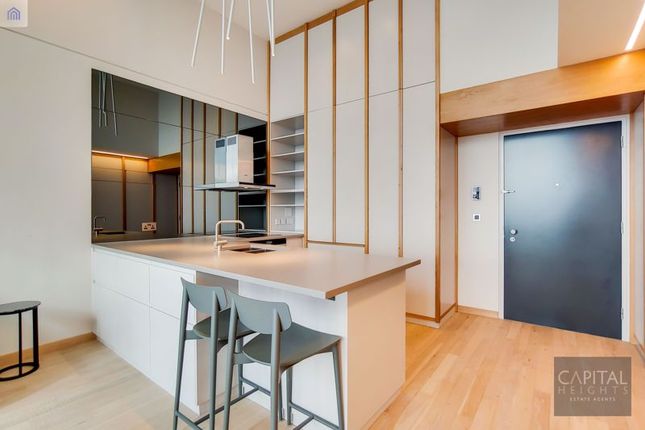 Manhattan Loft Apartments, 20 International Way, London photo 4