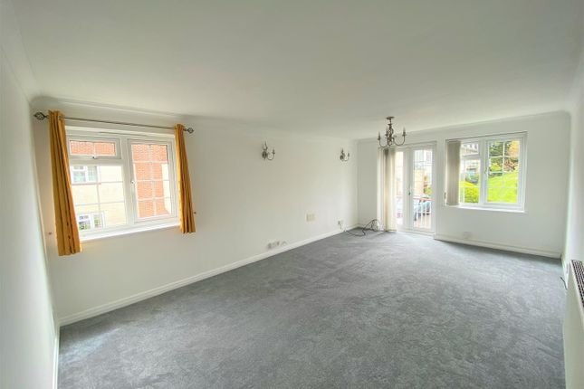 10 The Lawns, St. Marys Close, Eastbourne photo 3