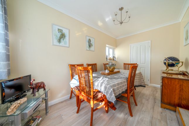 41, Moor View Drive, Devon photo 4