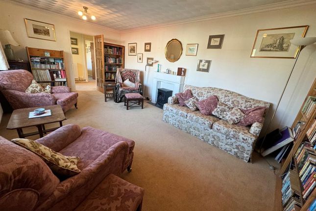 77, Ger Y Llan, Aberystwyth photo 3
