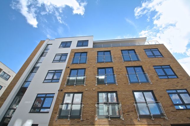 Mantle Road, London photo 4