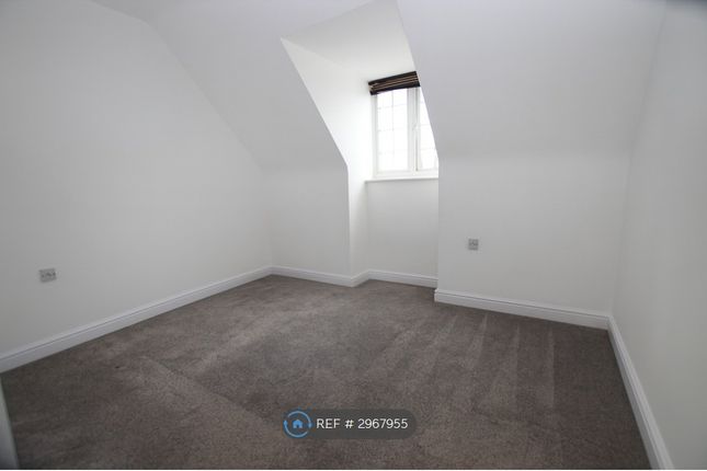 Stagshaw Close, Maidstone photo 3