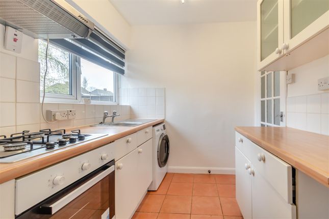 Flat for sale in Middleton Road, Mill End, Rickmansworth