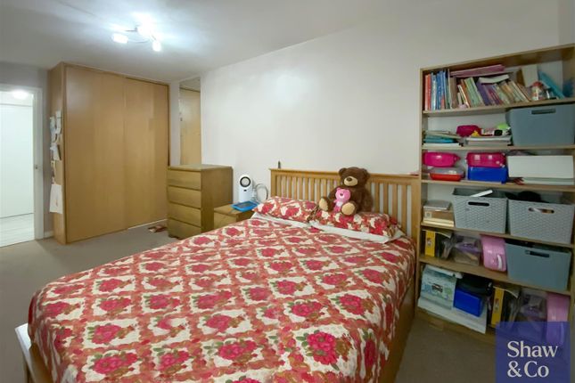 Flat 11 Renaissance Court, Prince Regent Road, Hounslow photo 4