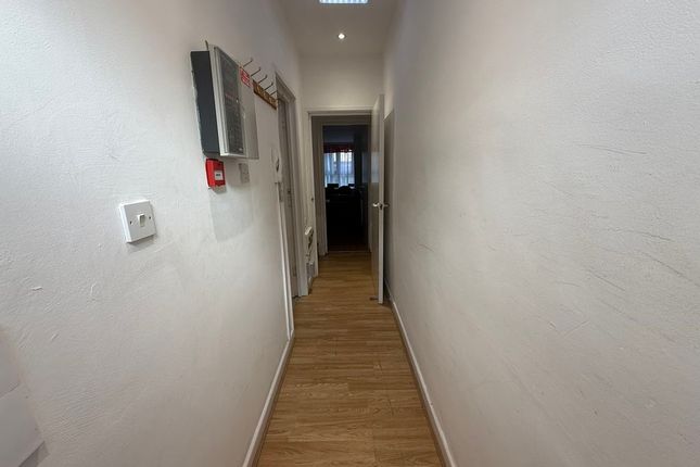5, Frederick Grove, Nottingham photo 3