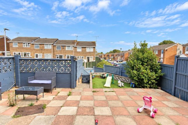 185, Broadway, Gillingham photo 2