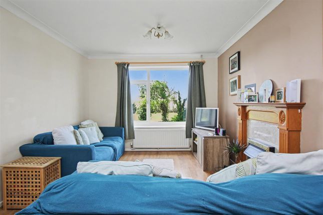 11, Navisford Close, Kettering photo 3