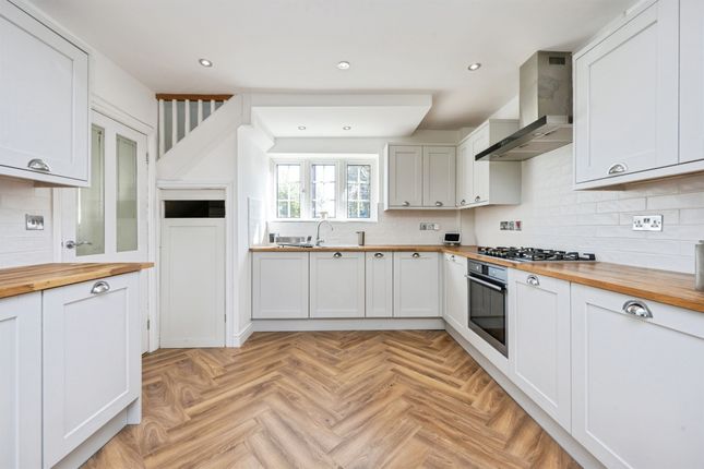 33a, Manor Road, St. Albans photo 2