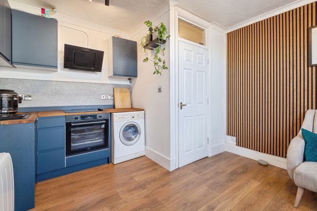 Flat 1, 36, Silver Street, Somerset photo 3